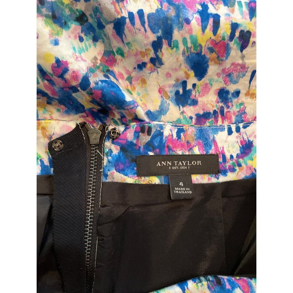 Ann Taylor Multi Color Floral A-line Zip Back Lined Mini - Picture 4 of 5